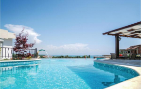 Two-Bedroom Apartment in Ulcini